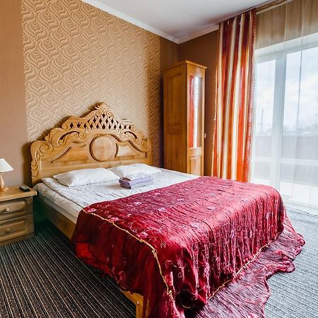 Everest Iwano-Frankiwsk Exterior foto