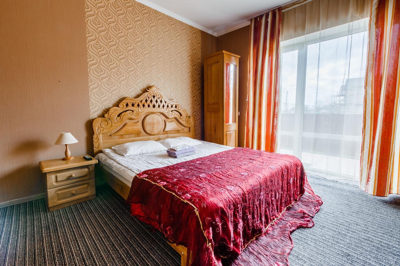 Everest Iwano-Frankiwsk Exterior foto